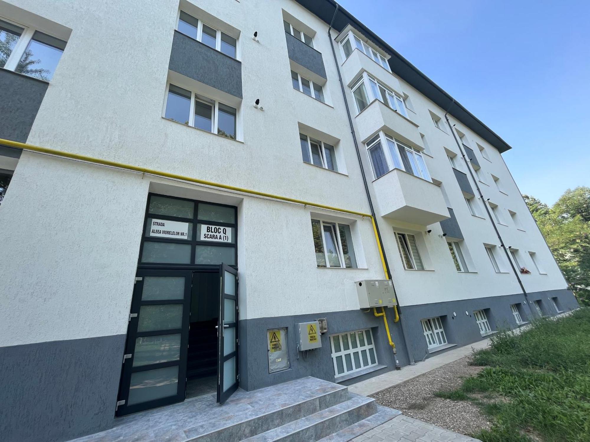 Vert Studio Onesti Bagian luar foto